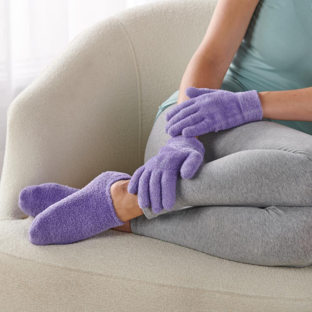 The Moisturizing Gel Booties And Gloves  |   Health Management Health Management Health Management