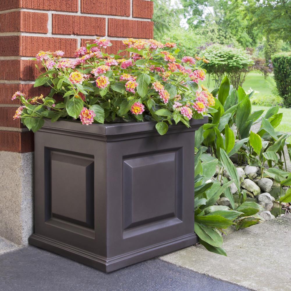 The Nantucket Planter (16″ x 16″)  |   Outdoor Lighting & Décor OUTDOOR Outdoor Lighting & Décor