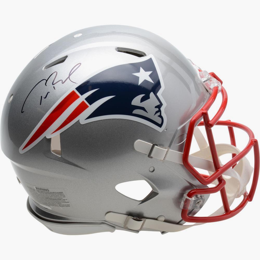 The Tom Brady Autographed Football Helmet (Patriots)  |   Collecting & Memorabilia Collecting & Memorabilia Collecting & Memorabilia